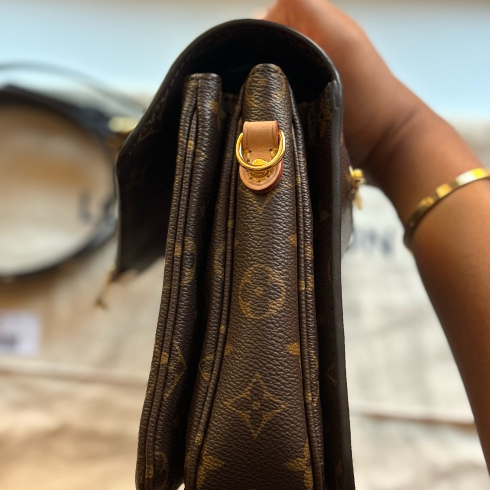Louis Vuitton Pochette Métis Monogram - EUC - Picture 7 of 10